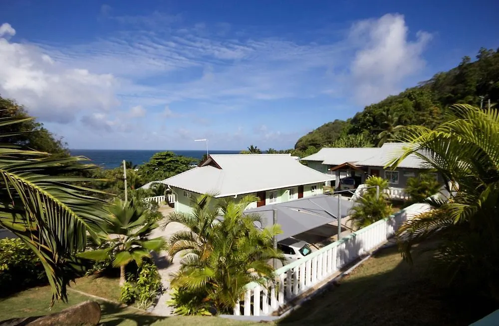 *** Hotel Surfers Self-Catering Chalets Takamaka Seychelles
