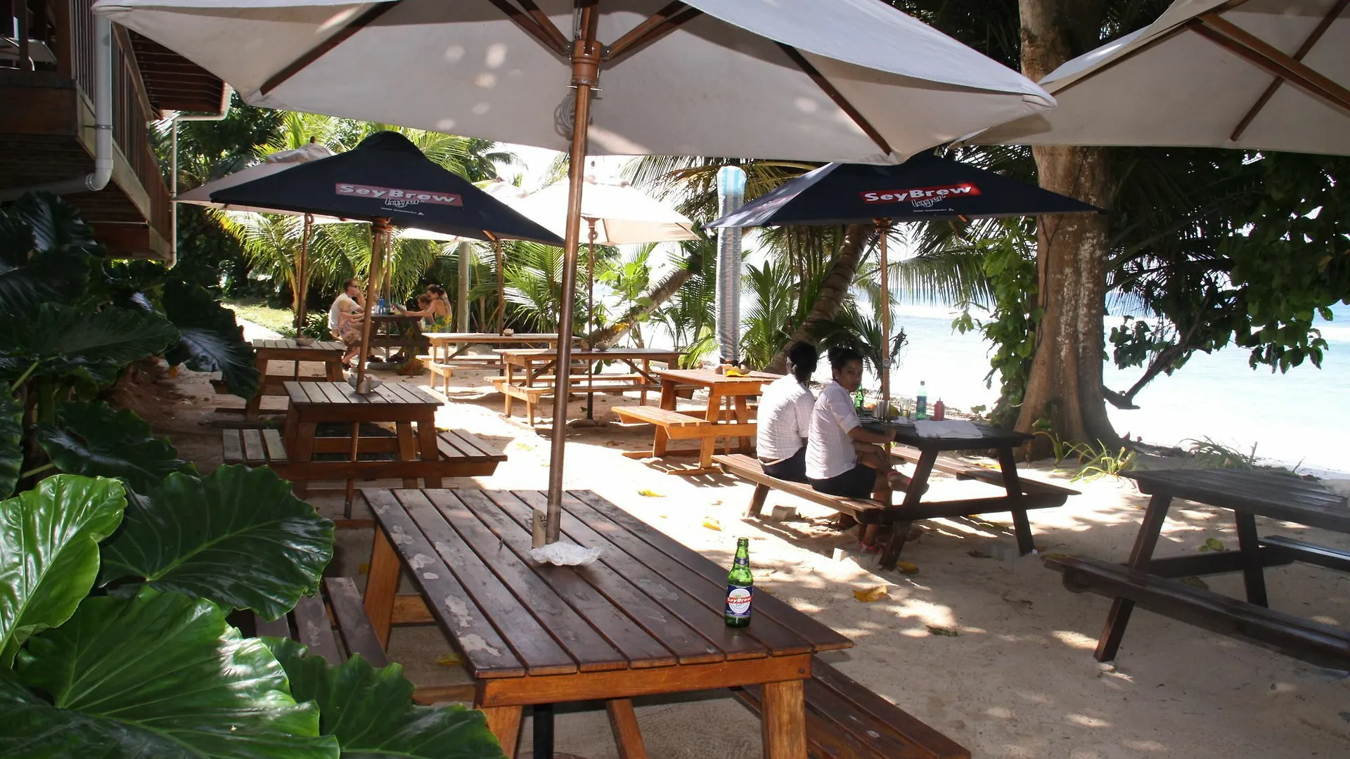 Surfers Self-Catering Chalets Takamaka Seychelles